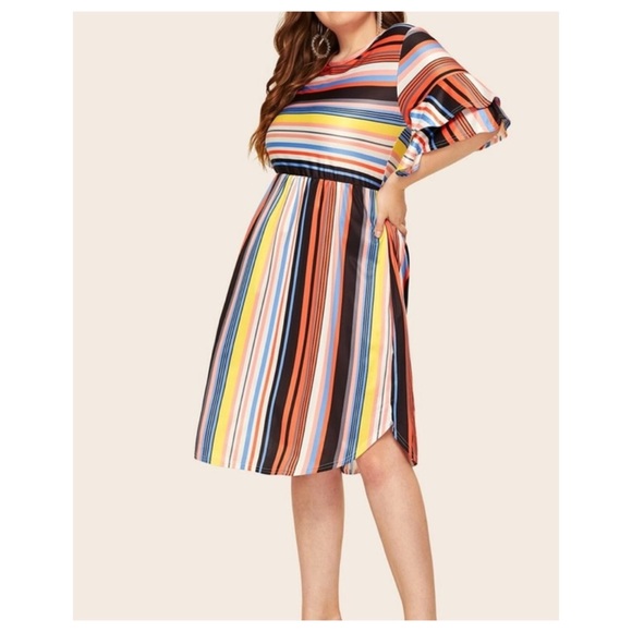 ➕Multicolor Flare Sleeve Dress - Picture 2 of 6